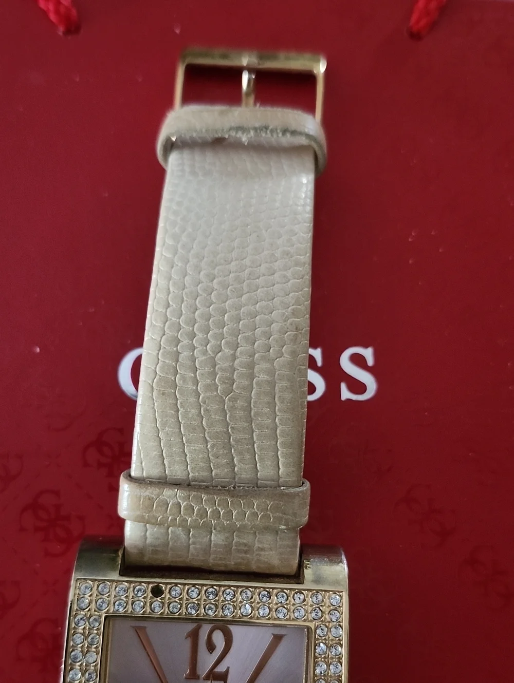 Guess sophisticated rectangular